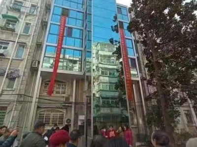 老房子加装电梯是很好的事情，为何很多人都后悔了（老房子加装电梯是很好的事情,为何很多人都后悔了呢）