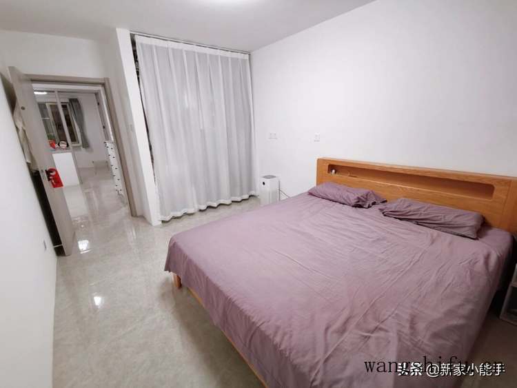 这是我见过最极简的装修，全屋大白墙，不做吊顶，一家三口很幸福