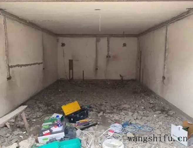 花5万把车库改造成住房,不到25平,变成老人的理想居所(20平车库改造住人图片) 花5万把车库改造成住房,不到25平,变成老人的理想居所(20平车库改造住人图片)