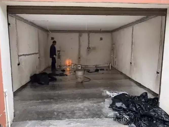 花5万把车库改造成住房,不到25平,变成老人的理想居所(20平车库改造住人图片) 花5万把车库改造成住房,不到25平,变成老人的理想居所(20平车库改造住人图片)