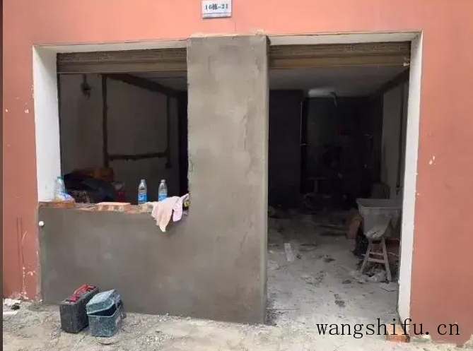 花5万把车库改造成住房,不到25平,变成老人的理想居所(20平车库改造住人图片) 花5万把车库改造成住房,不到25平,变成老人的理想居所(20平车库改造住人图片)